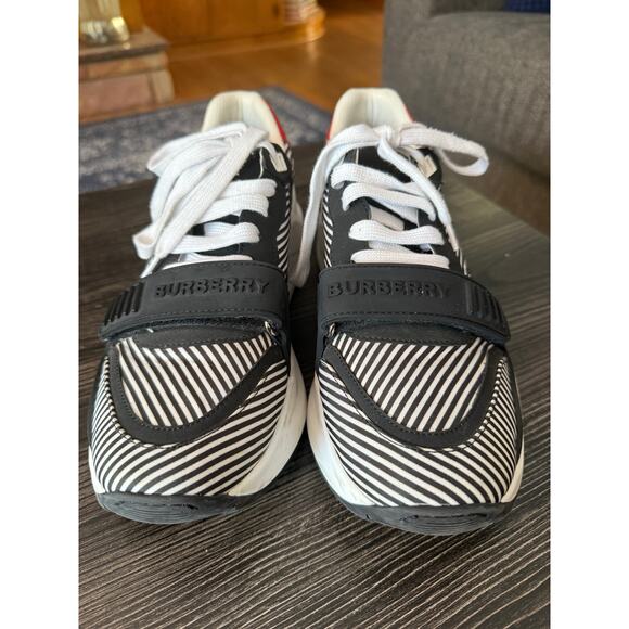 Burberry Men\'s Ramsey Zebra Low Top Sneakers Sz. 40 main image 4